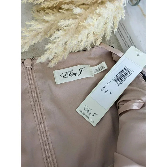 NWT Eliza J V Neck Lace Dress Size 8 (MSRP $228) - Picture 3 of 7